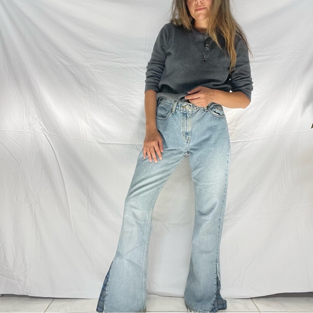 ★ FLARED JEANS ★